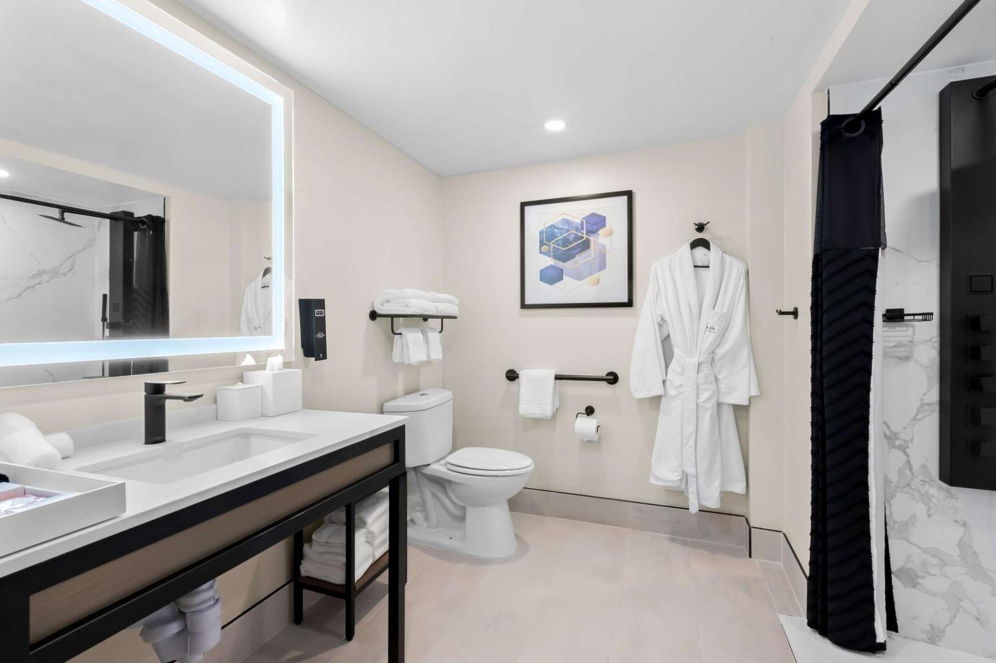 Latitude Suites Tinton Falls Eatontown - BW Premier Collection Экстерьер фото
