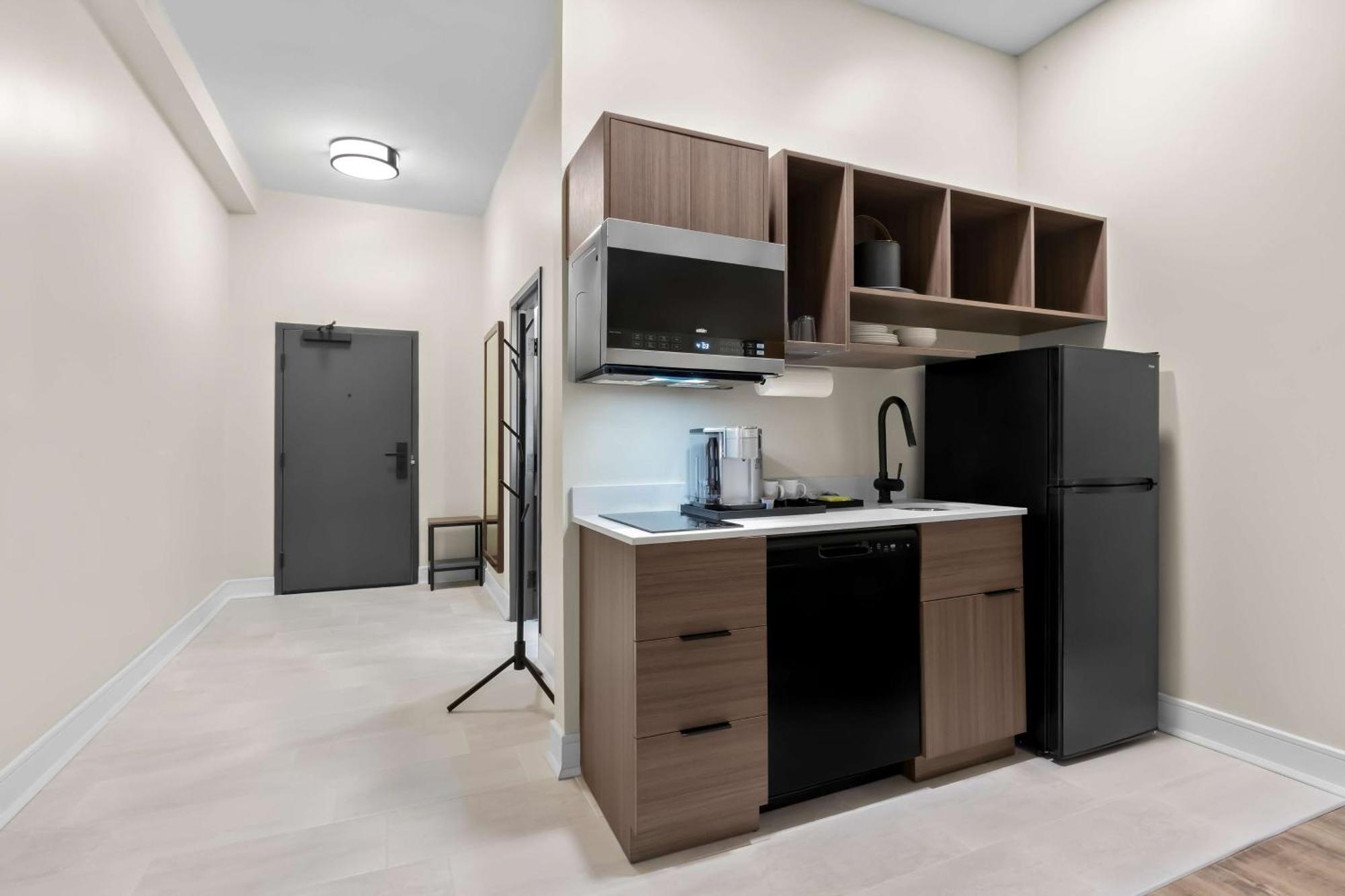 Latitude Suites Tinton Falls Eatontown - BW Premier Collection Экстерьер фото