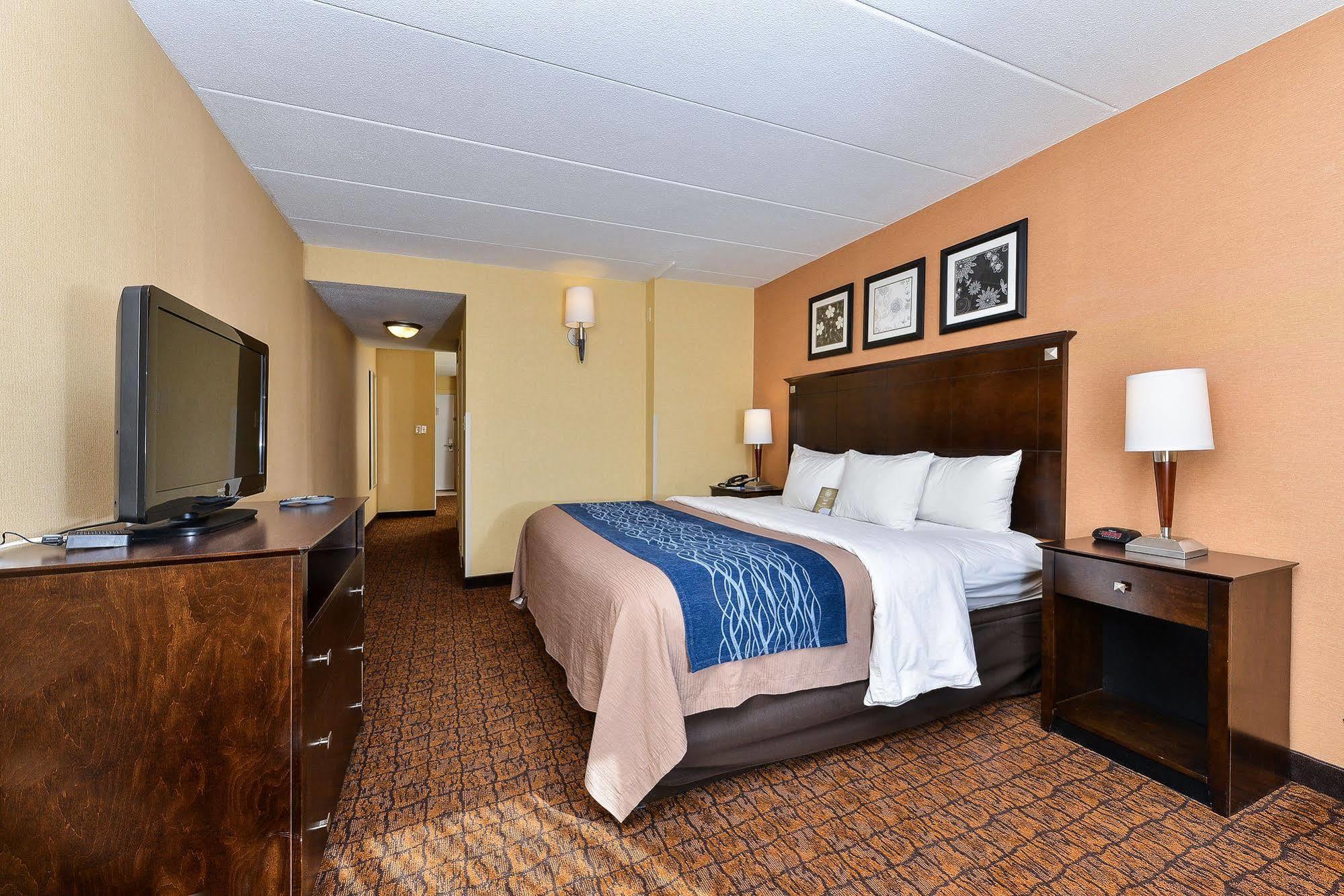 Latitude Suites Tinton Falls Eatontown - BW Premier Collection Экстерьер фото