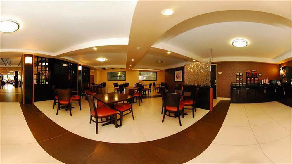 Latitude Suites Tinton Falls Eatontown - BW Premier Collection Экстерьер фото