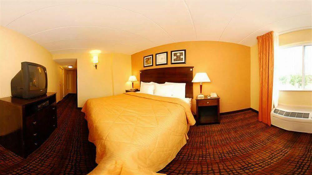 Latitude Suites Tinton Falls Eatontown - BW Premier Collection Экстерьер фото