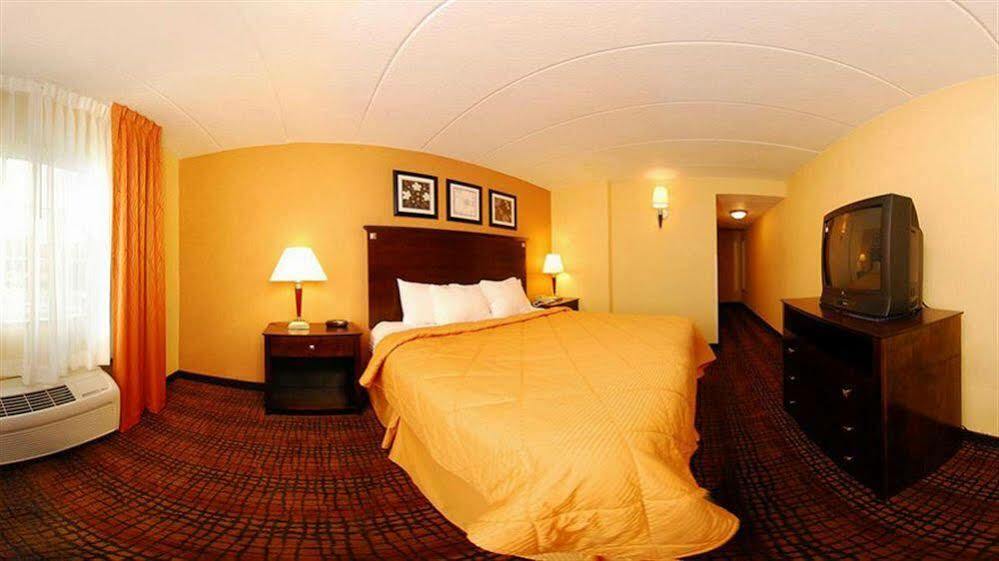 Latitude Suites Tinton Falls Eatontown - BW Premier Collection Экстерьер фото